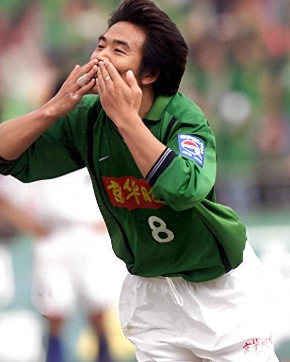 欧冠直播-曾是国安夺冠功臣，娶乒乓球选手为妻，31岁退役，如今身份不一般