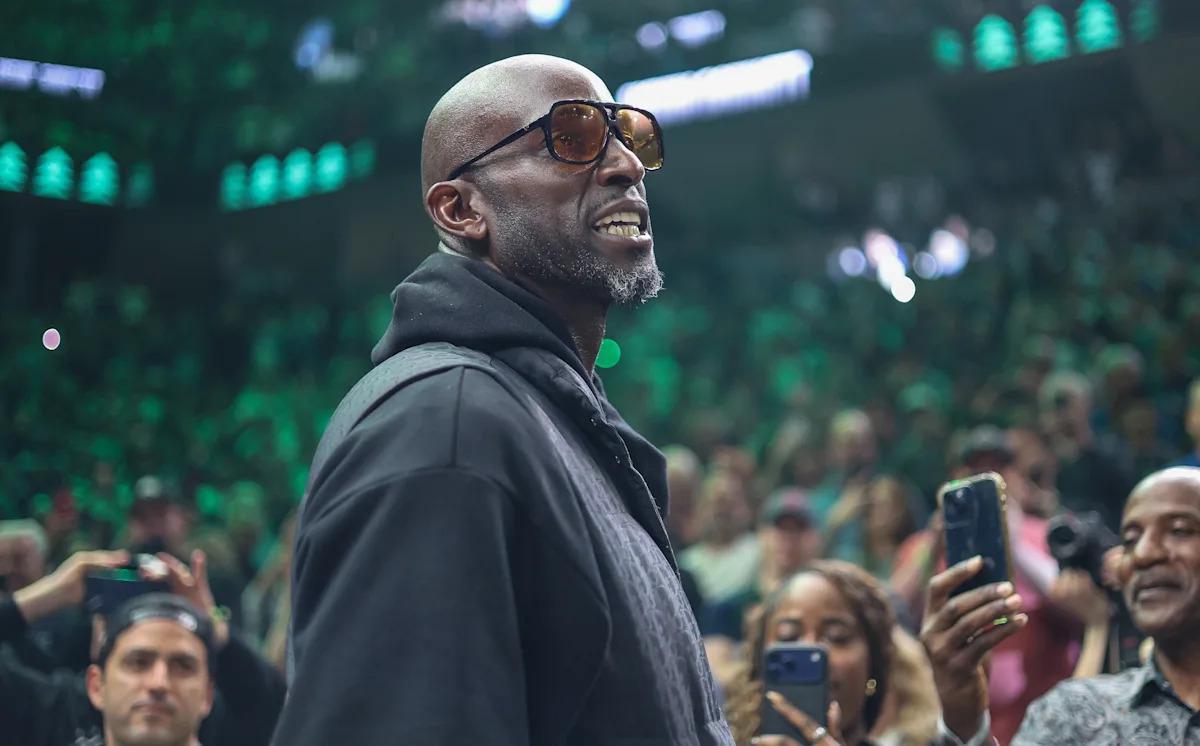 NBA直播-加内特8年后重返森林狼,9名主力轮休却靠替补拿下鹈鹕